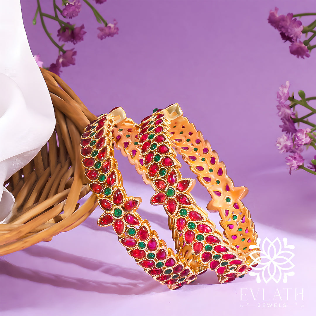 Antique Lakshmi Bangles with Ruby & Emerald Elegance – Evlath Jewels