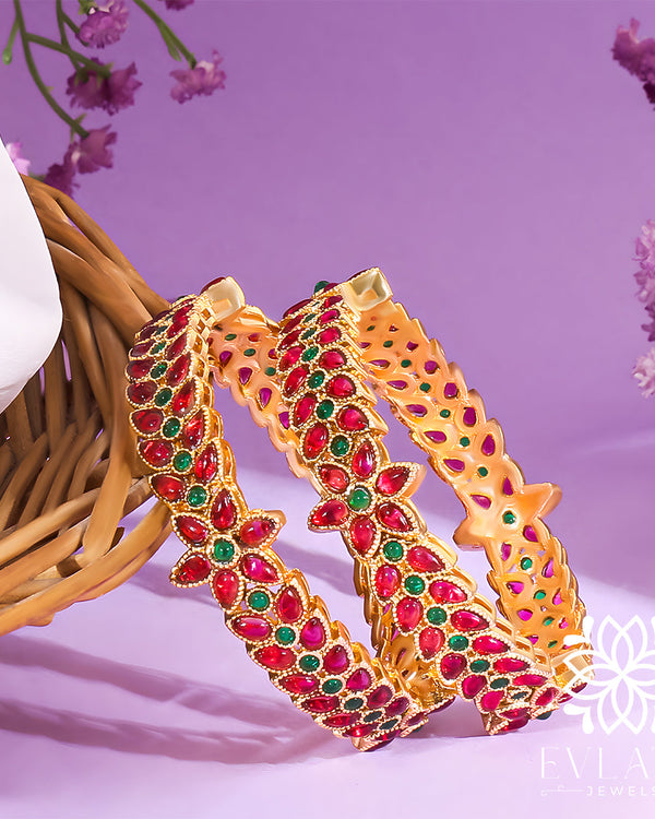 Antique Lakshmi Bangles with Ruby & Emerald Elegance – Evlath Jewels