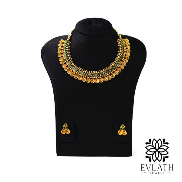 Traditional Chettinad Antique Necklace with Green Stones - Evlath Jewellery