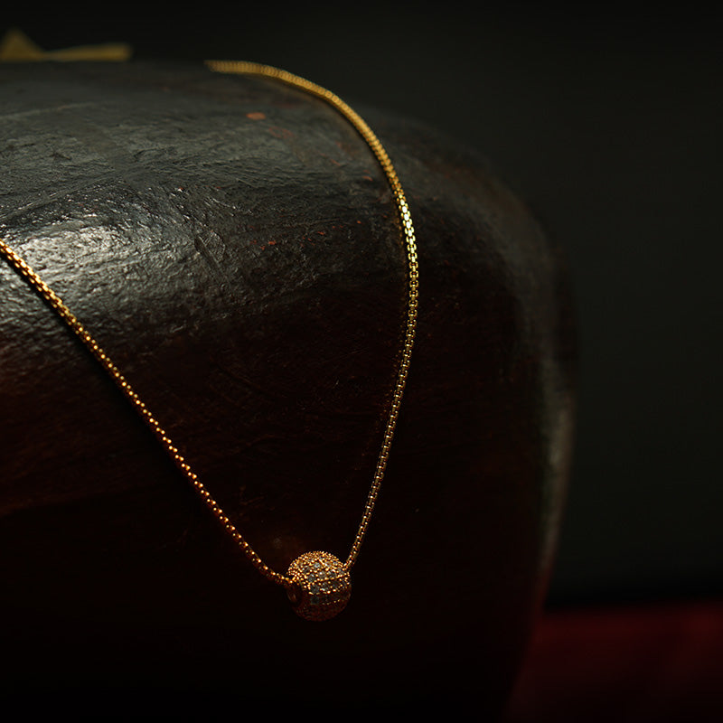 Elegant Gold-Plated Beaded Chain with Matching Locket – Evlath Jewels